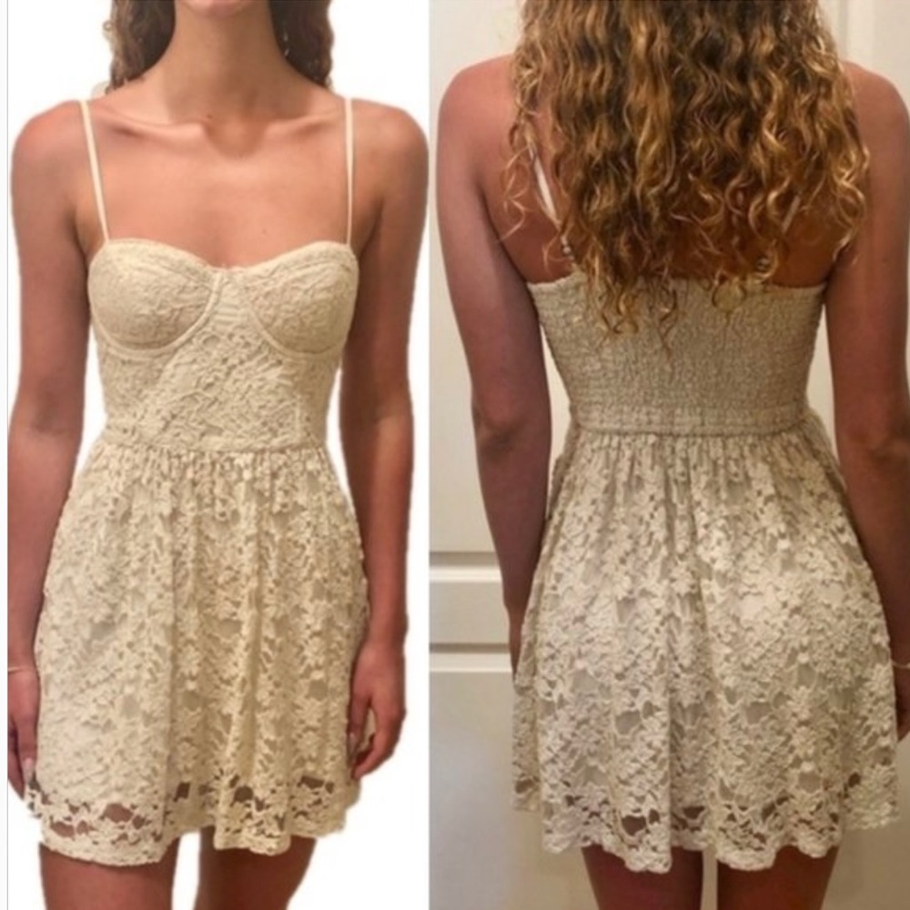 Lace Corset Dress - Picture 2 of 6